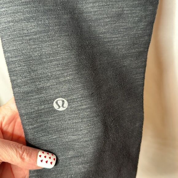 Lululemon Aphrodite Crop Heathered Black/Grey Crop Pants. Size 8. - Picture 6 of 8